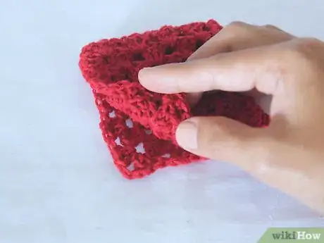 Imagen titulada Attach Granny Squares Step 17