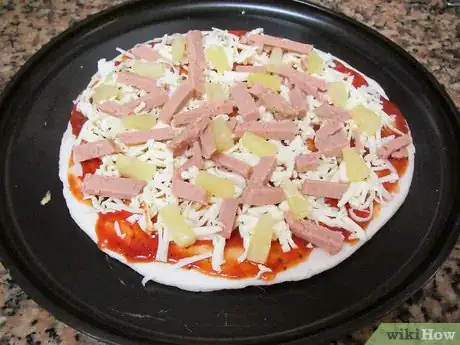 Imagen titulada Make a Hawaiian Pizza Step 7