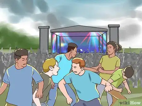 Imagen titulada Mosh in a Mosh Pit Step 9