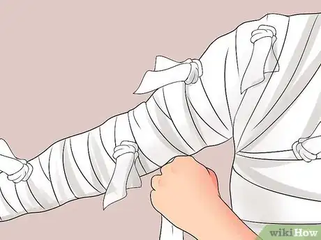 Imagen titulada Make a Mummy Costume Step 17