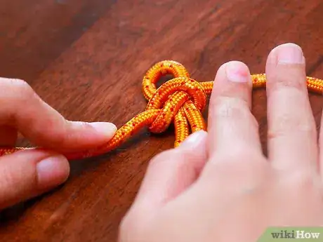 Imagen titulada Make a Paracord Bracelet Step 19