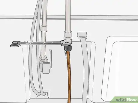 Imagen titulada Fix a Leaking Refrigerator Step 16