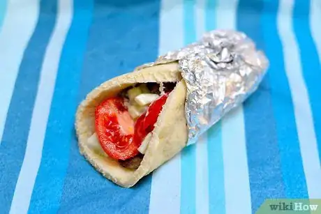 Imagen titulada Make a Greek Gyro Final