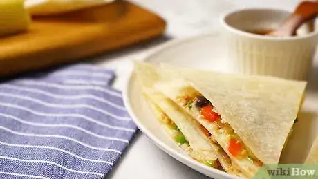 Imagen titulada Make a Quesadilla Step 36