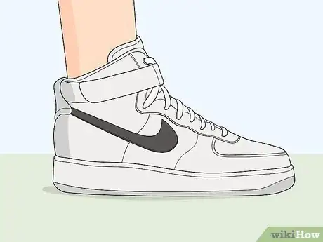 Imagen titulada Wear Basketball Shoes Casually Step 3