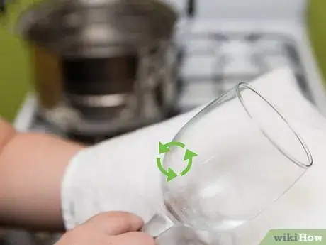 Imagen titulada Clean Wine Glasses Step 20