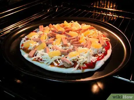 Imagen titulada Make a Hawaiian Pizza Step 8