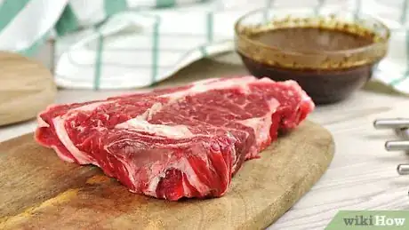 Imagen titulada Cook Steak in a Frying Pan Step 1