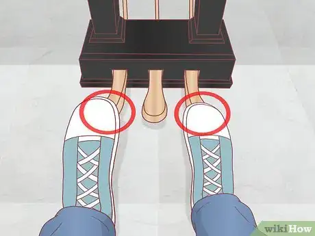 Imagen titulada Use Piano Foot Pedals Step 3