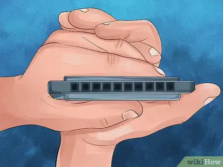 Imagen titulada Hold a Harmonica Step 1