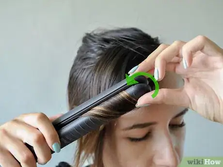 Imagen titulada Make French Knot Easy Way Hair Style Step 9