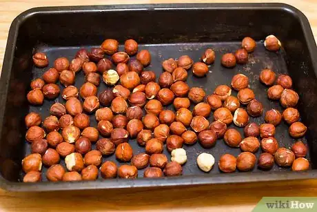 Imagen titulada Roast Hazelnuts Step 2