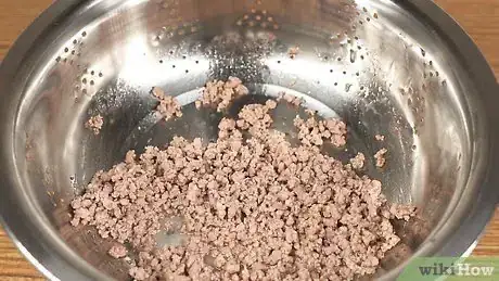 Imagen titulada Drain Ground Beef Step 10