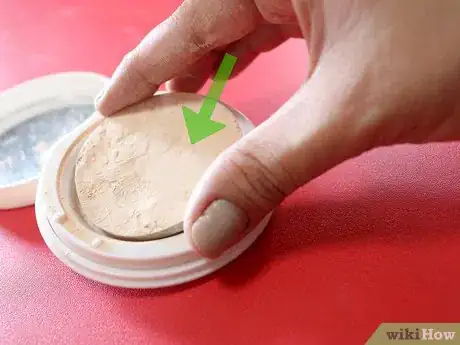 Imagen titulada Restore Broken Compact Powder Step 21