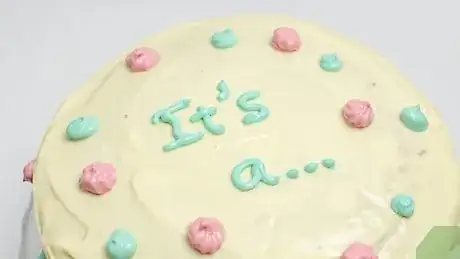 Imagen titulada Bake a Gender Reveal Cake Step 22