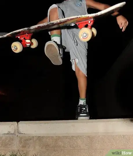 Imagen titulada Basic skateboard Step 8