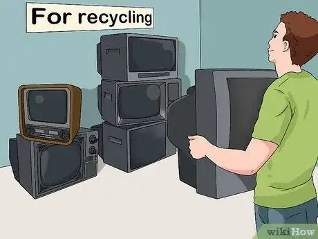 Imagen titulada Recycle Tube TVs Step 1