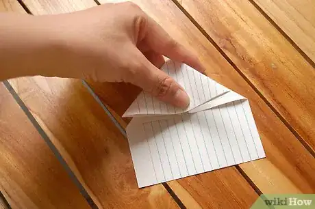 Imagen titulada Make an Origami Jumping Frog from an Index Card Step 4