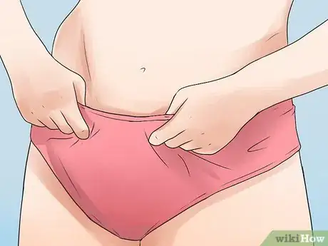 Imagen titulada Prevent Pads from Leaking While on Your Period Step 4