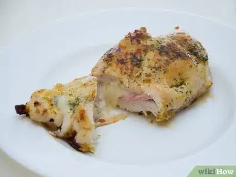 Imagen titulada Make Stuffed Chicken Breast Step 16