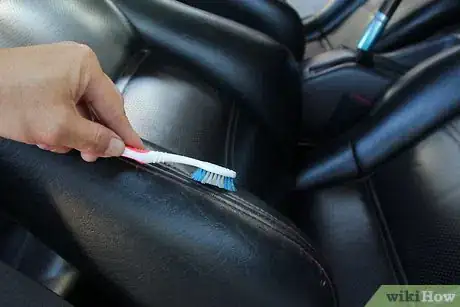 Imagen titulada Clean Car Upholstery Step 27
