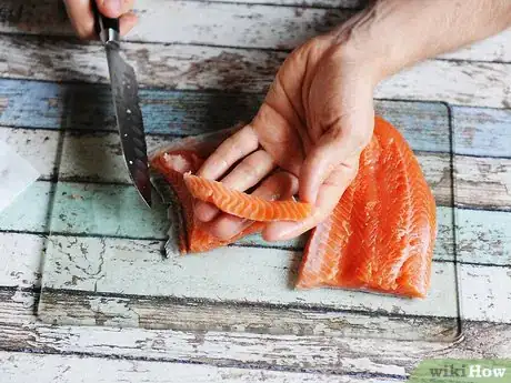 Imagen titulada Prepare Salmon for Sushi Step 21