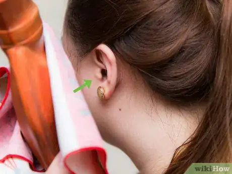 Imagen titulada Clear up Ear Congestion With Olive Oil Step 12