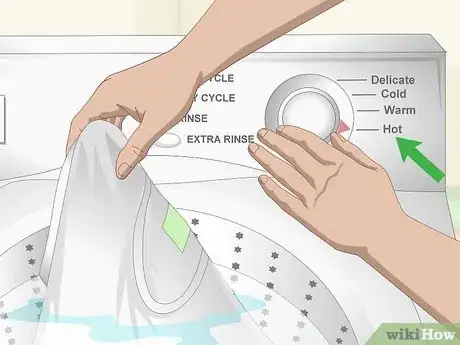 Imagen titulada Wash White Clothes Step 11