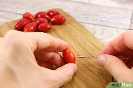 Imagen titulada Preserve Rose Hips Step 11