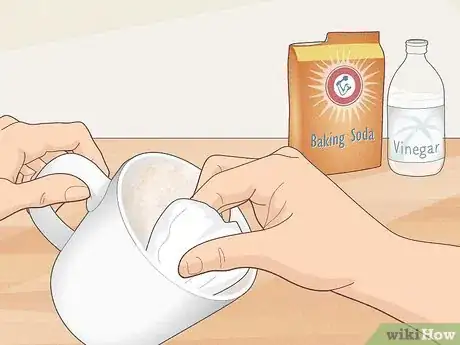 Imagen titulada Use Baking Soda and Vinegar for Cleaning Step 6