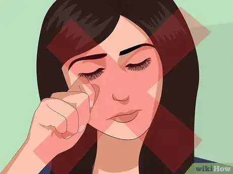 Imagen titulada Clean Eyelash Extensions Step 9