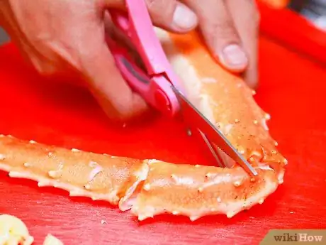 Imagen titulada Cook King Crab Legs Step 12