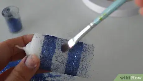 Imagen titulada Make Glitter Candles Step 13