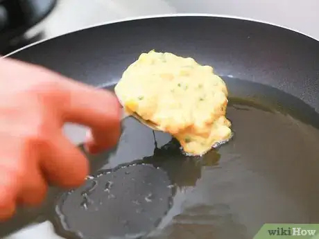 Imagen titulada Make Corn Fritters Step 7