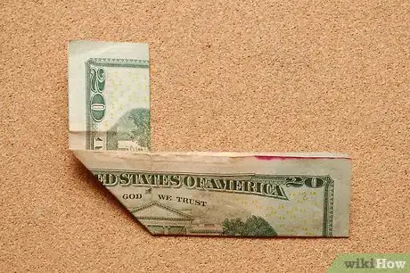 Imagen titulada Fold a $20 Bill Into a Picture of the Twin Towers Step 2