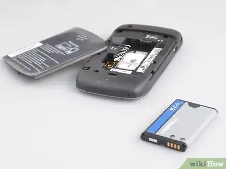 Imagen titulada Fix a Sim Card Error on a Blackberry Step 2