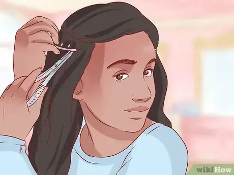 Imagen titulada Take Hair Extensions Out Step 11