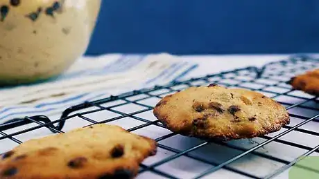 Imagen titulada Make Chocolate Chip Cookies Step 35