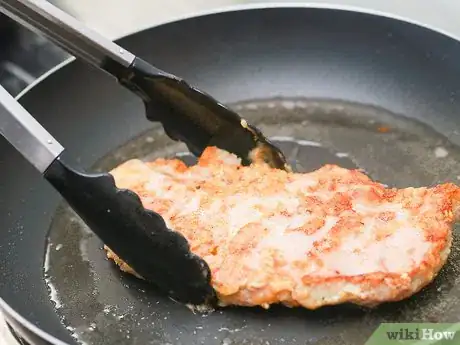 Imagen titulada Fry a Pork Chop Step 18