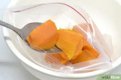 Imagen titulada Store Cut Sweet Potatoes Step 6