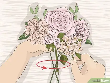 Imagen titulada Make a Bridal Bouquet With Artificial Flowers Step 2