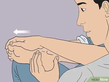 Imagen titulada Treat Pain at the Top of the Foot Step 1