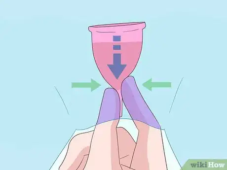 Imagen titulada Clean a Menstrual Cup Step 3