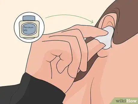 Imagen titulada Cover Your Ear in the Shower Step 5