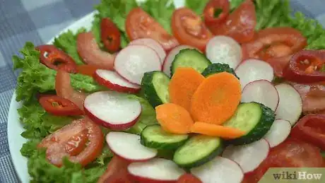 Imagen titulada Decorate Salad for a Competition Step 2