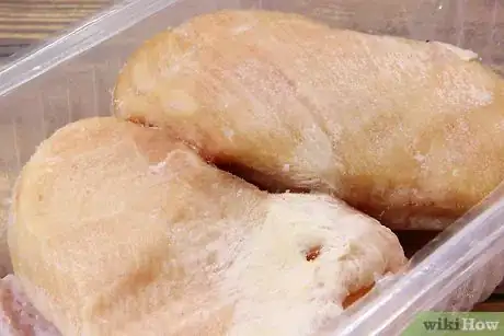 Imagen titulada Defrost Meat in the Microwave Step 5