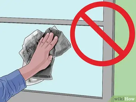 Imagen titulada Clean Windows Without Streaks Step 15