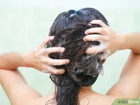 Imagen titulada Apply Conditioner to Your Hair Step 9