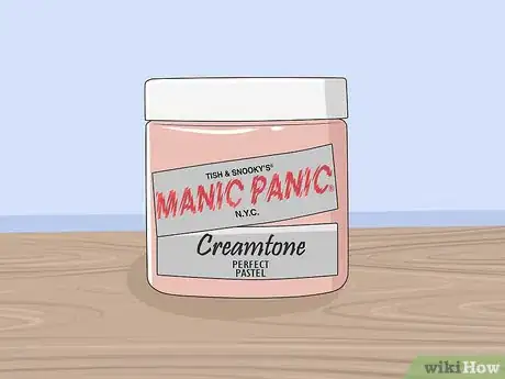 Imagen titulada Dye Your Hair With Manic Panic Hair Dye Step 1