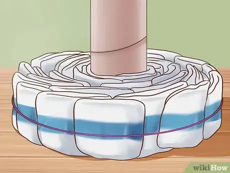 Imagen titulada Make a Diaper Cake Step 10